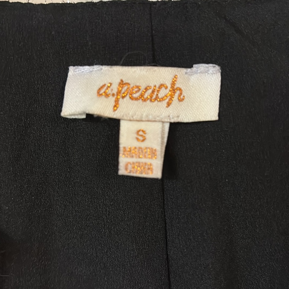 Small dress jacket - Picture 3 of 3